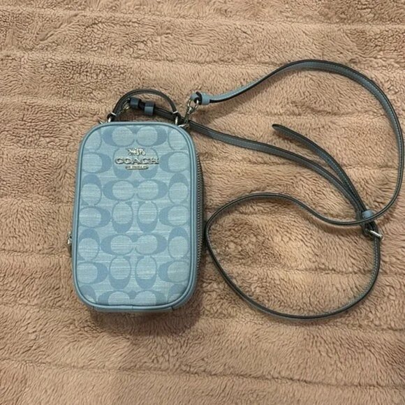 Coach Eva Phone Crossbody in Signature Canvas Leather - EUC - Picture 2 of 3
